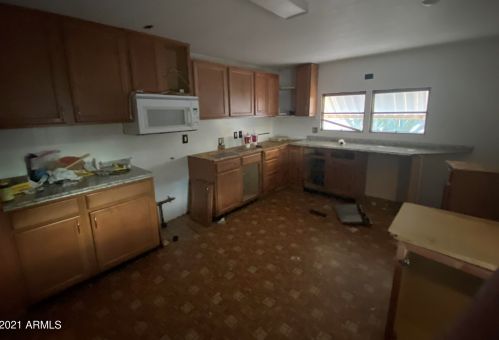 1753 74th St, Mesa, AZ 85209-4135