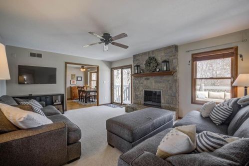 520 Foliage Ln, Springboro, OH 45066-9319