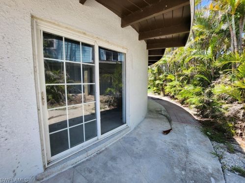 301 Donora Blvd, Fort Myers Beach, FL 33931-3605
