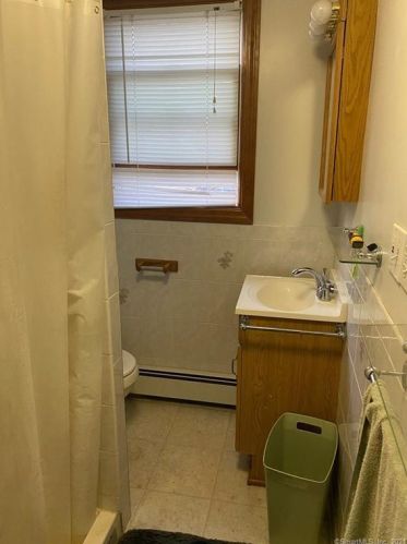 1 Hotchkiss St, Kensington CT  06037-2167 exterior