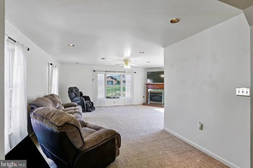 414 Old Country Club Rd, Charles Town WV  25414-5826 exterior