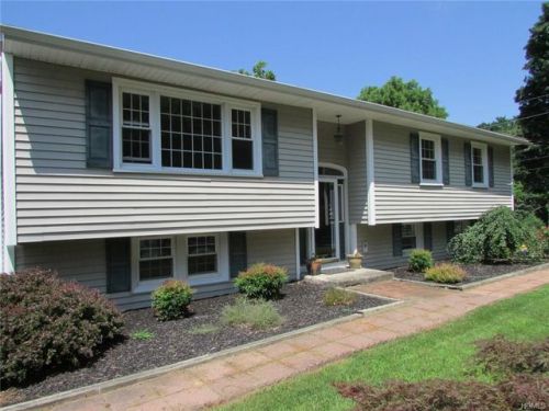 45 Robert Rd, Cornwall, NY 12518-1613