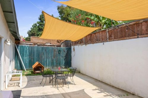 288 Lustrosos St, Oceanside CA  92057-5237 exterior