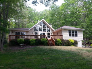 152 Cherry Hill Cir, Hawley, PA 18428-4018