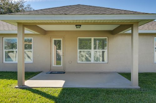913 Connecticut Ter, Fort Pierce FL 34953-1514 exterior