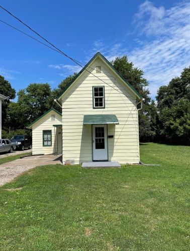 567 Dryden Rd, Zanesville, OH 43701-4707