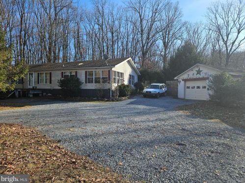 925 Laurel Ridge Rd, Swartzville, PA 17569-9731