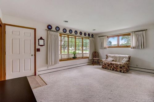 329 Randolph St, Walworth, WI 53184-9527