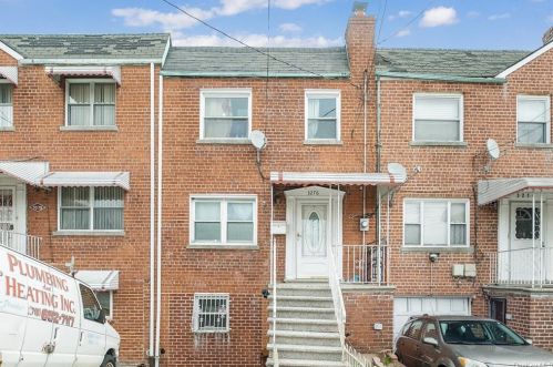 3276 Bouck Ave, Bronx, NY 10469-2902