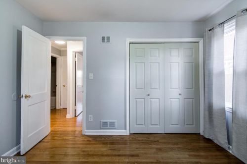 3143 Annandale Rd, Falls Church VA  22042-4243 exterior