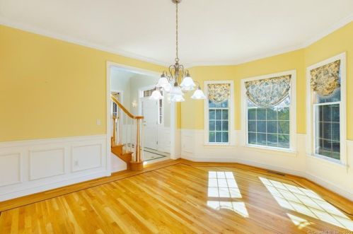 1591 Diamond Lake Rd, Glastonbury CT  06033-4051 exterior