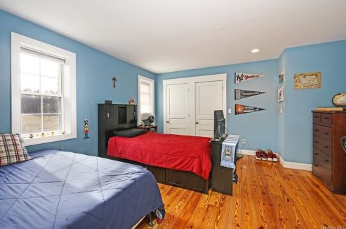 221 Oscawana Lake Rd, Tompkins Corners NY  10579-2600 exterior