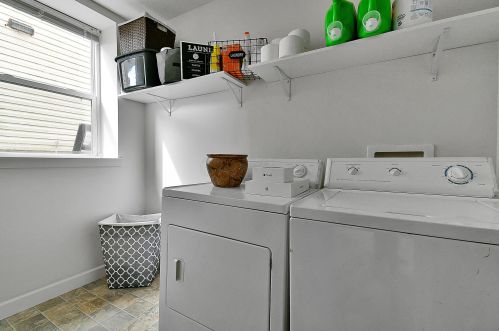 447 Stone Shadow Dr, Blacklick OH  43004-8305 exterior