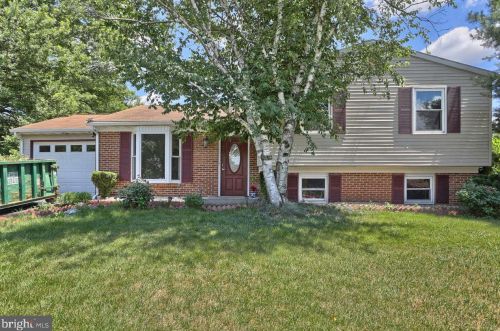 630 Frances Dr, Harrisburg, PA 17109-4007