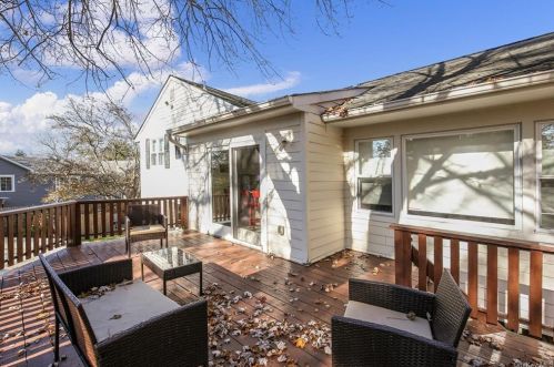 6 Bonwit Rd, Rye Brook NY  10573-1903 exterior