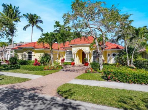 7698 Mulberry Ln, Naples, FL 34114-9439