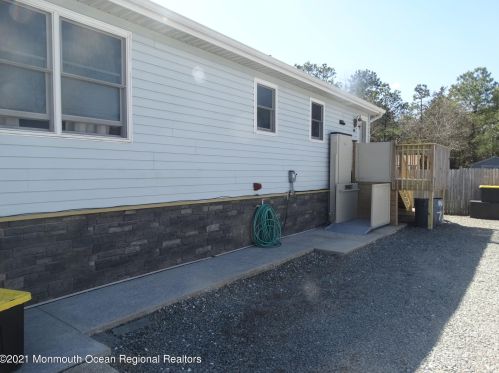 732 Palm Beach Dr, Lacey NJ  08731-4906 exterior