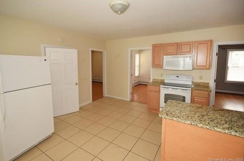 117 Kensington Ave, New Britain CT  06051-3904 exterior