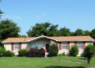 4001 Kings Cir, Nashville, TN 37218-1716