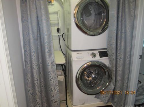 48 Jones Rd, Wallingford CT  06492-4325 exterior