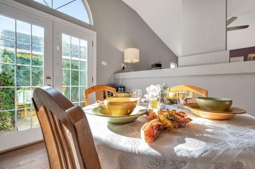 9440 Trenholm Dr, Elk Grove CA  95758-6534 exterior