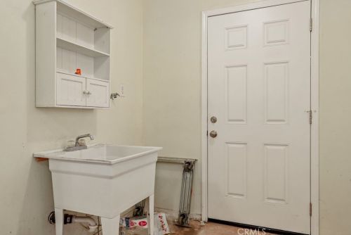 1071 Rialto Ave, San Bernardino CA  92408-1221 exterior