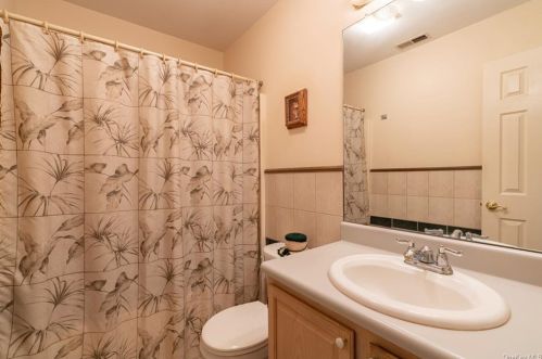 9 Deer Xing Dr, Fishkill NY  12524-1365 exterior