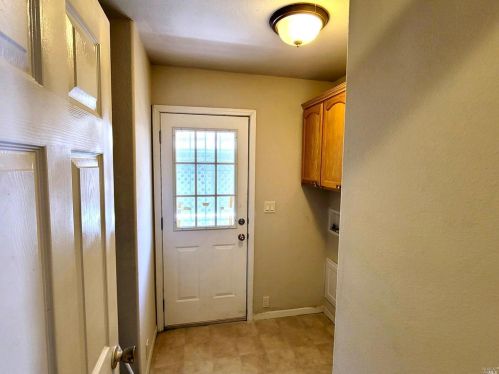14 Ellie Dr, Santa Rosa CA  95403-1111 exterior