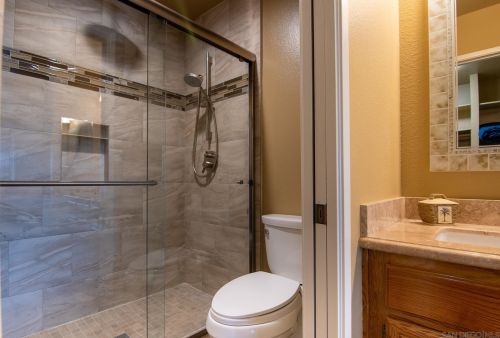 17958 Avenida Alozdra, San Diego CA 92128-1570 exterior