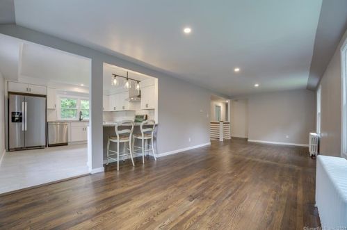 80 Circle Dr, Litchfield CT  06750-1710 exterior