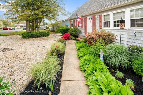 459 Newport Rd, Lacey NJ  08731-4809 exterior