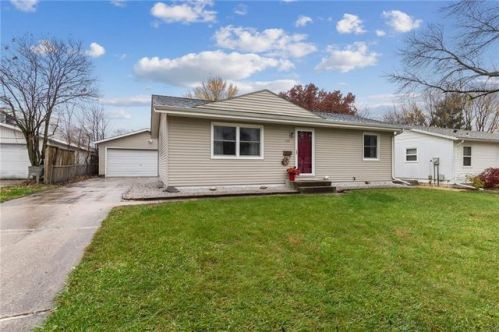 1122 Wheeler St, Ames, IA 50010-4266