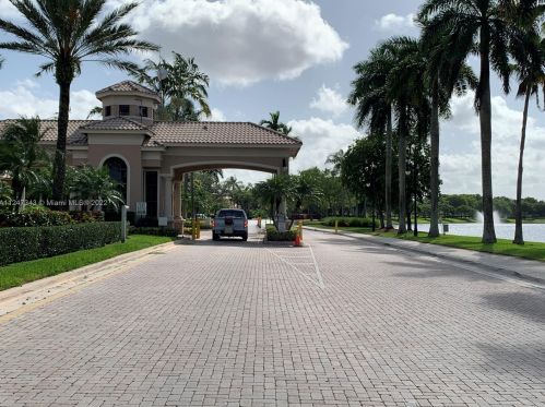 14913 21st St, Hollywood FL  33027-4367 exterior