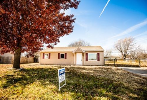 701 Plaza Dr, Junction City, KS 66441-4356