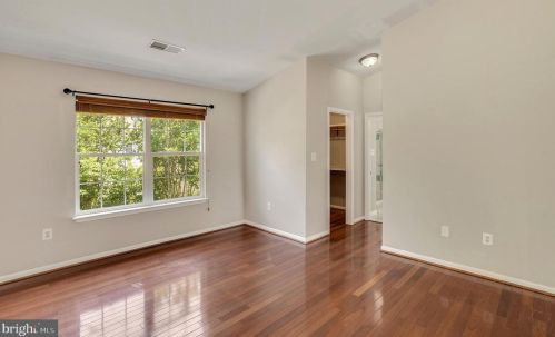 6733 Sutton Oaks Way, Gainesville VA  20155-1489 exterior