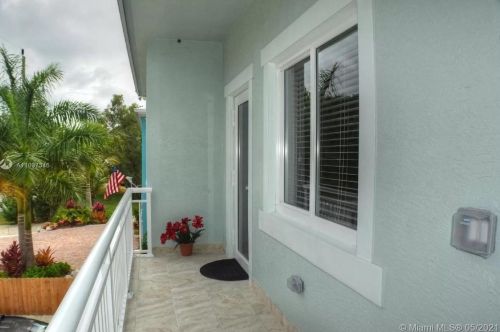 22 Tarpon Ave, Key Largo, FL 33037-2923