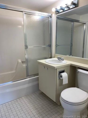 71 Highland Rd, Stamford CT  06902-2853 exterior