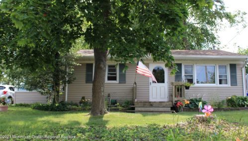 348 Spruce Dr, Bricktown, NJ 08723-5947