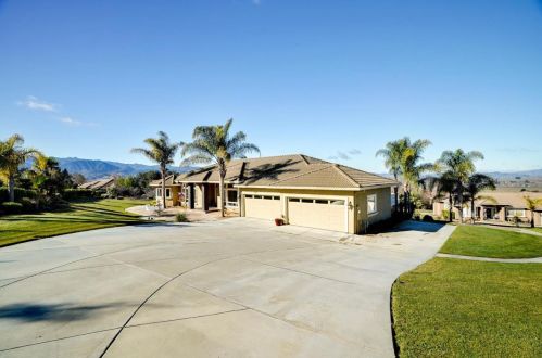 213 Noelle Ct, Hollister, CA 95023-8903