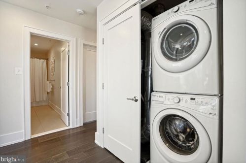 16 17th St, Washington DC  20003-1601 exterior