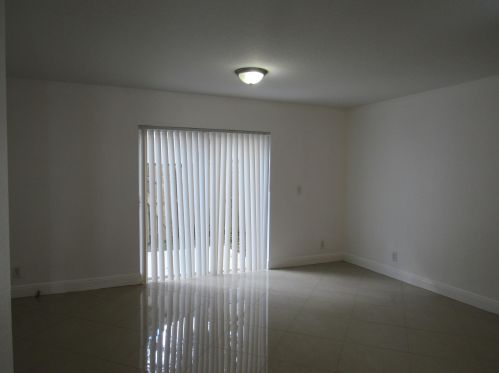 828 Summit Lake Dr, West Palm Beach, FL 33406-9109
