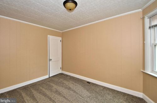 335 Stuart Ave, Downingtown PA  19335-2574 exterior