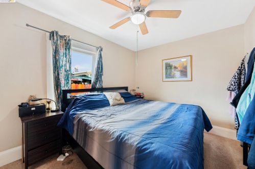 6218 Hilton St, Oakland CA  94605-1446 exterior