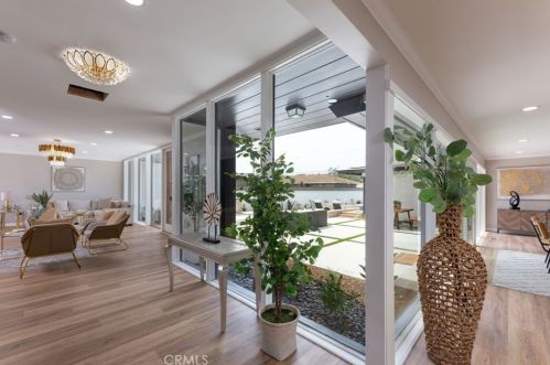 3841 Pacific Ave, Long Beach CA  90807-3227 exterior