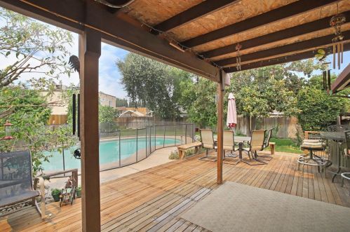 529 Cheri Ct, Ripon CA  95366-2805 exterior