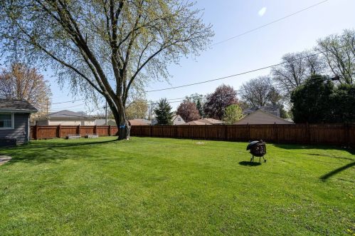 2222 107, Milwaukee WI 53226-2321 exterior