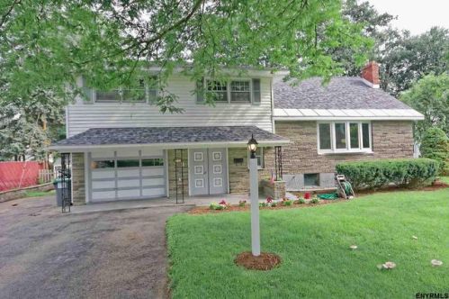 13 Santa Ln, Schenectady, NY 12306-3404