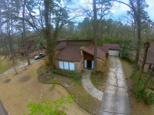 2310 Riverlawn Dr, Humble, TX 77339-2432