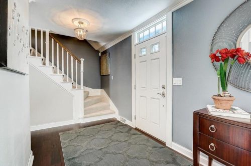 8708 Holly Rd, Thiensville, WI 53097-3128