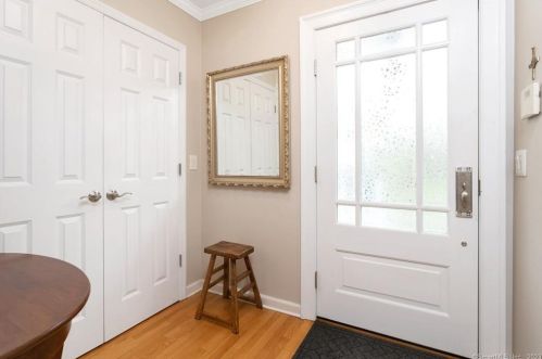 33 Wood Ridge Dr, Stamford, CT 06905-2619